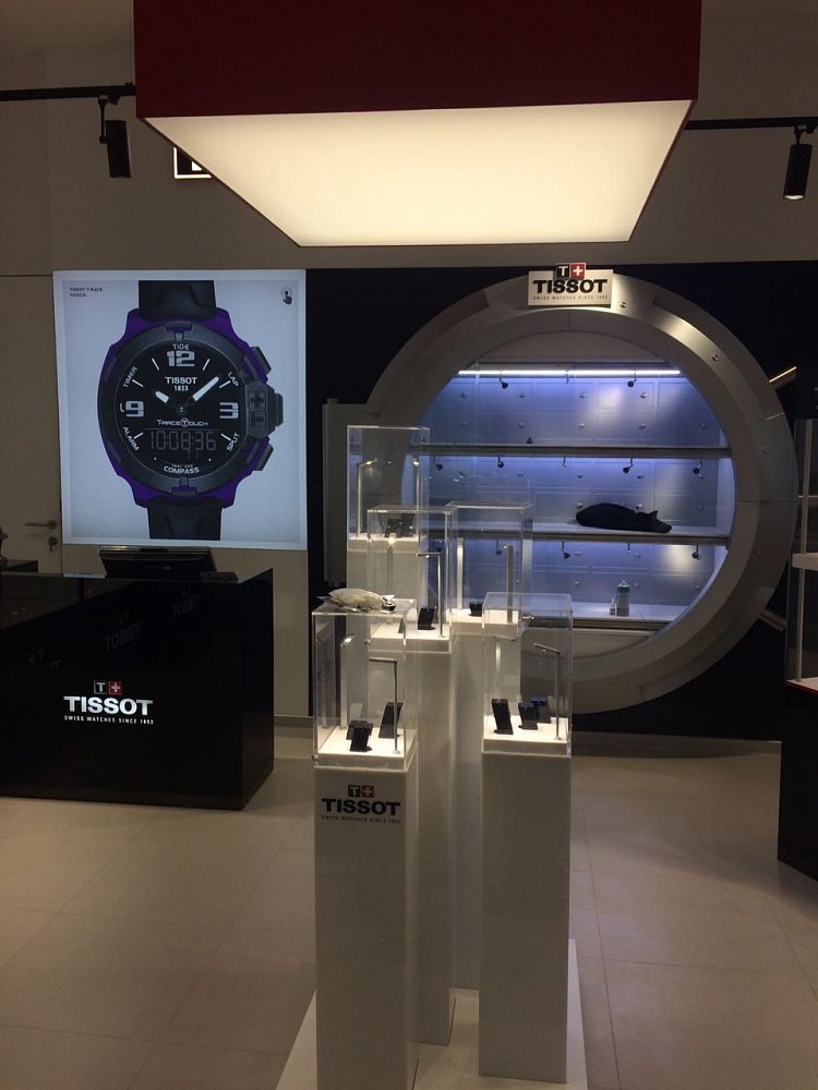 Освещение магазина швейцарских наручных часов Tissot