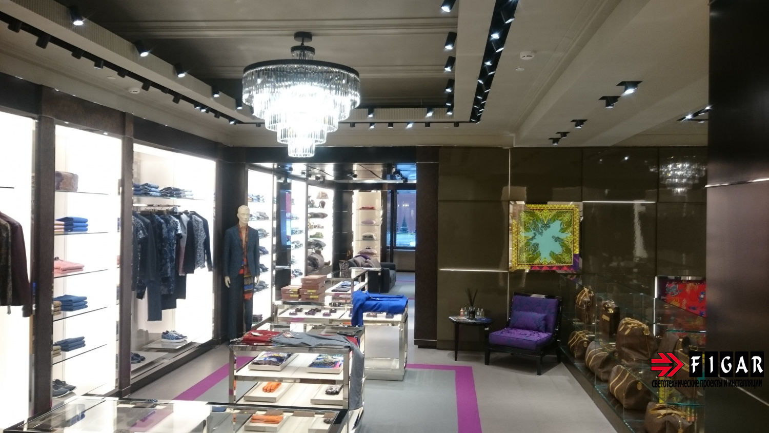 Оформление освещения в магазине одежды ETRO