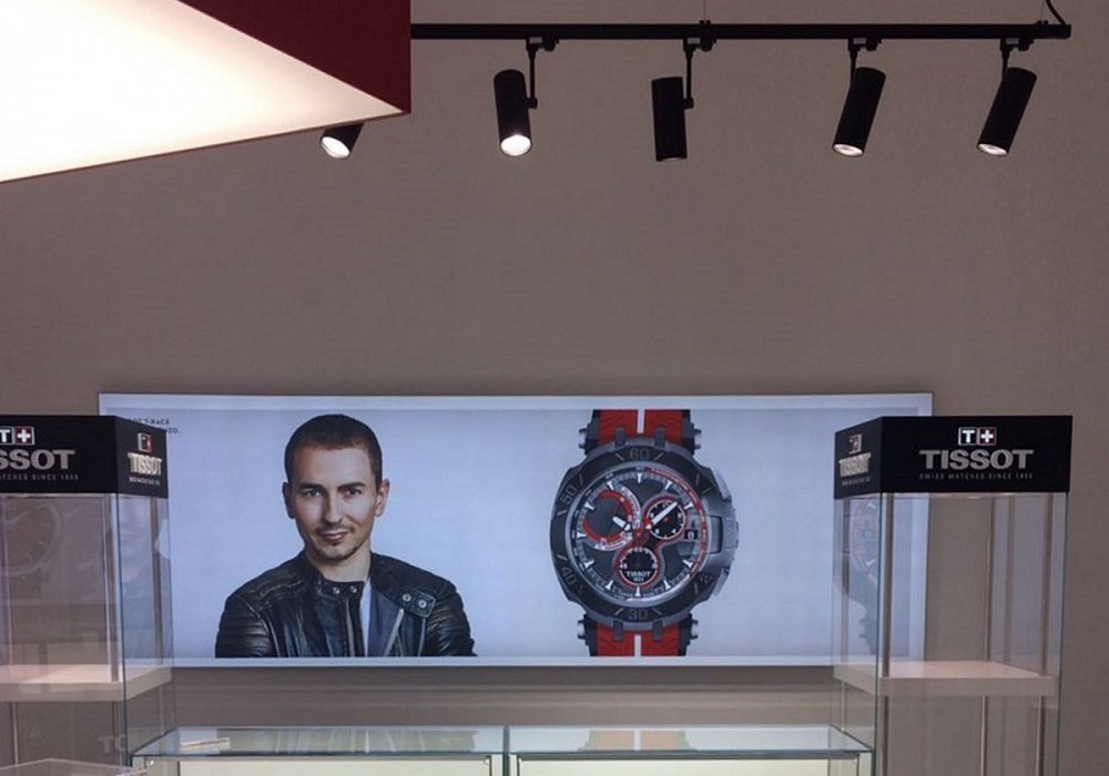 Освещение магазина швейцарских наручных часов Tissot