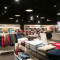 Оформление освещения в магазине одежды Lacoste Outlet
